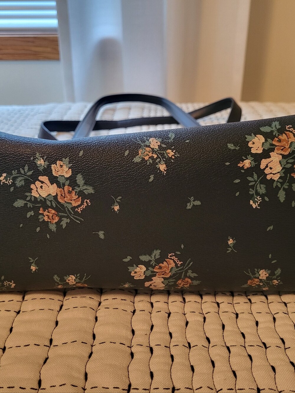 Coach Gallery Large Tote With Rose Bouqet Print - Picture 12 of 14